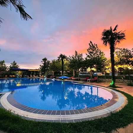 Hotel Qetesia-Te Indriti เวลิโปเยอ ภายนอก รูปภาพ