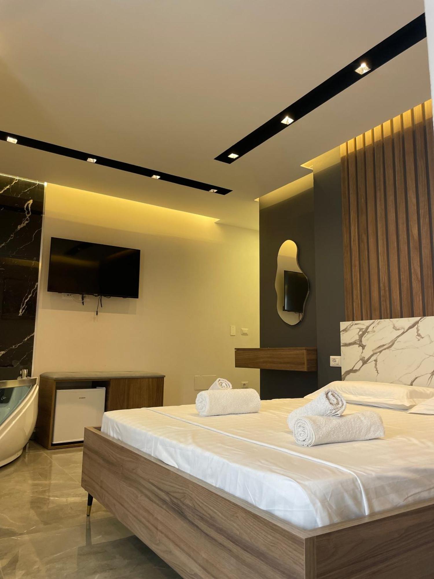 Hotel Qetesia-Te Indriti เวลิโปเยอ ภายนอก รูปภาพ