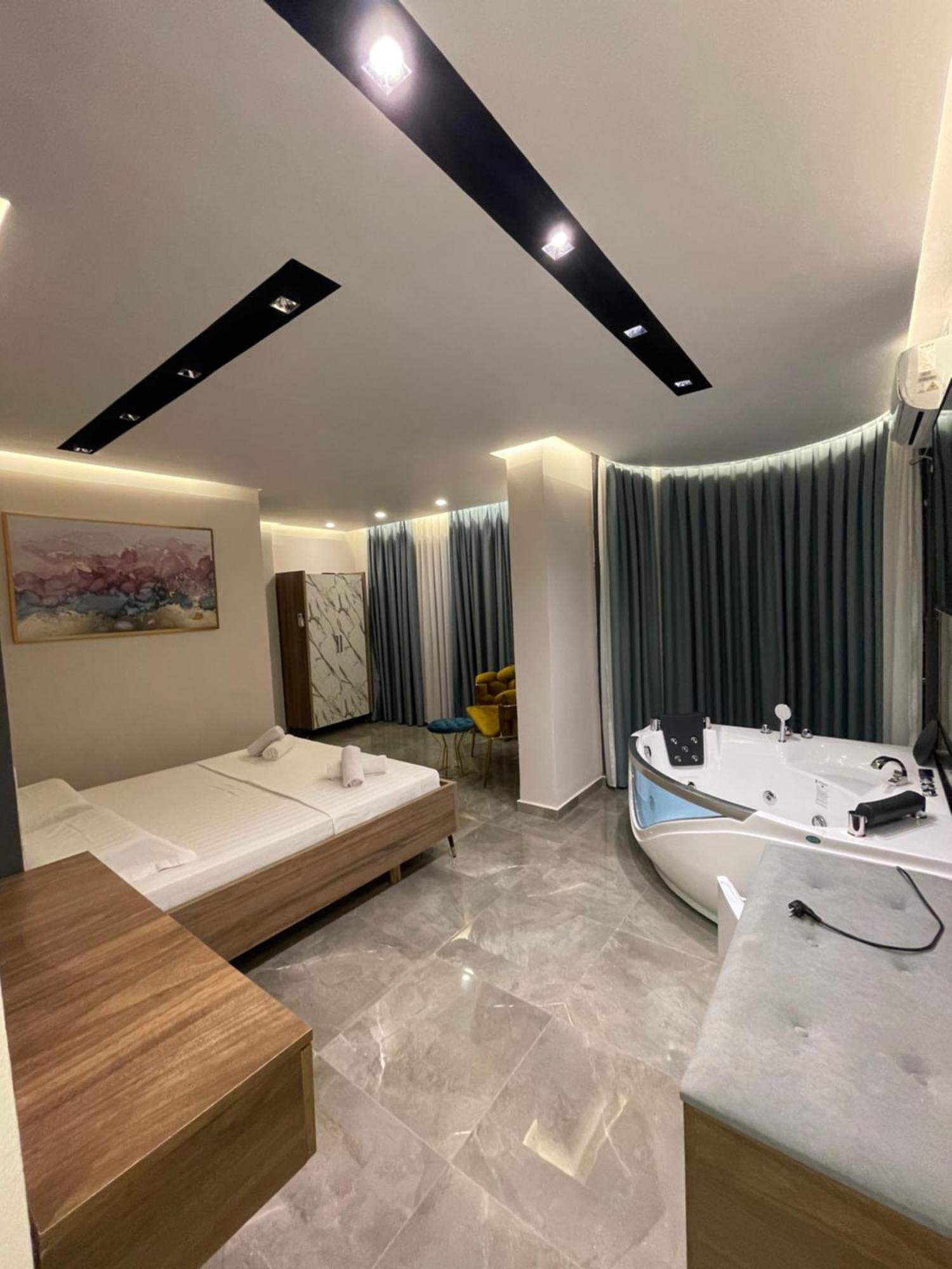 Hotel Qetesia-Te Indriti เวลิโปเยอ ภายนอก รูปภาพ