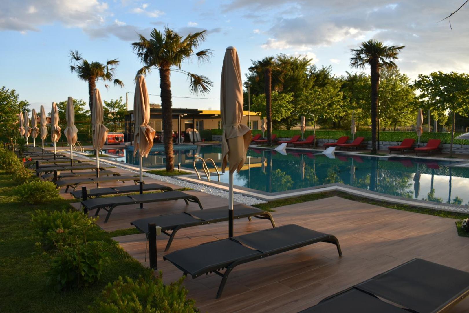 Hotel Qetesia-Te Indriti เวลิโปเยอ ภายนอก รูปภาพ
