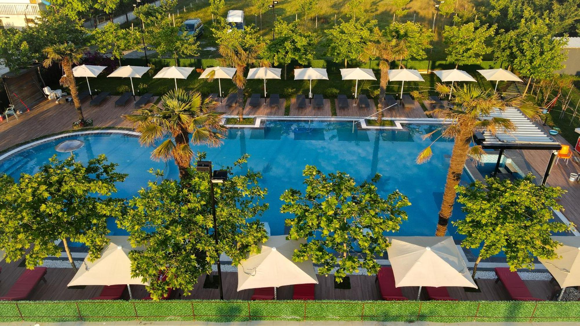 Hotel Qetesia-Te Indriti เวลิโปเยอ ภายนอก รูปภาพ