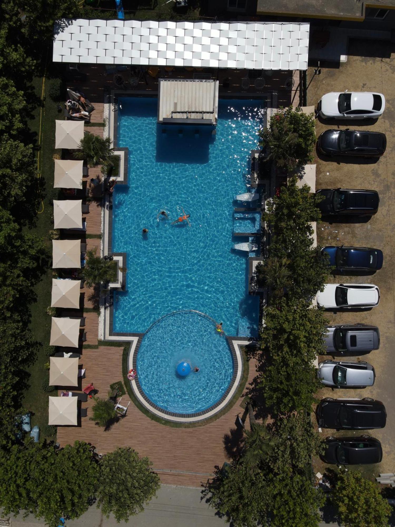 Hotel Qetesia-Te Indriti เวลิโปเยอ ภายนอก รูปภาพ